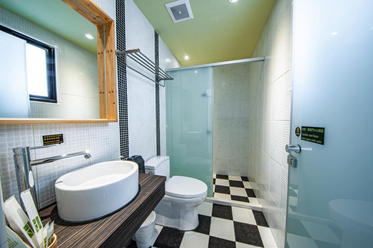 Bathroom 3, Here B&B, Penghu