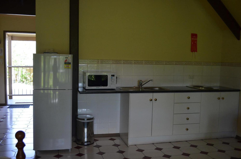 Others 5, Hahndorf Motel, Adelaide