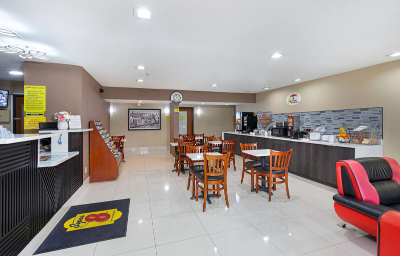 Food & Drinks 5, Super 8 by Wyndham Eddyville/Kuttawa, Lyon