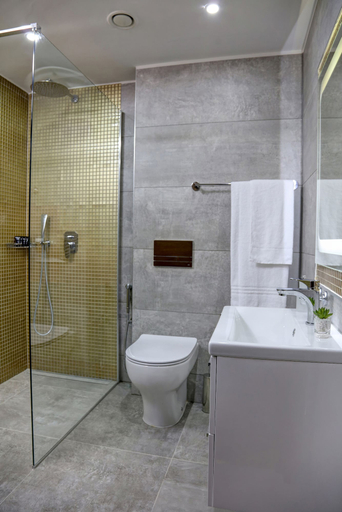 Bathroom 5, Putney Hotel, London
