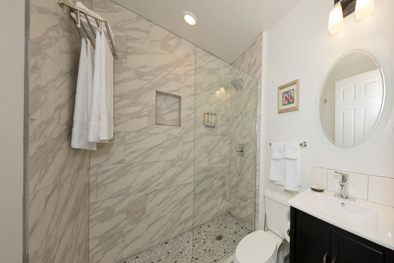Bathroom 5, Hale 'Ohu Bed & Breakfast, Hawaii