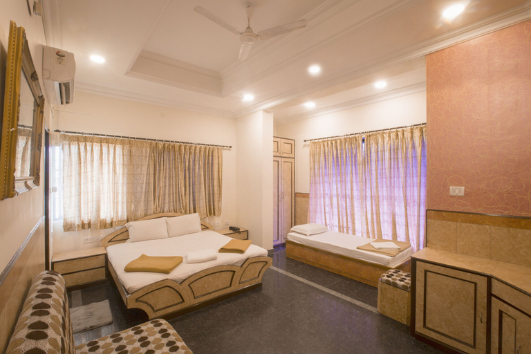 Bedroom 4, Hotel Suriya International, Chennai