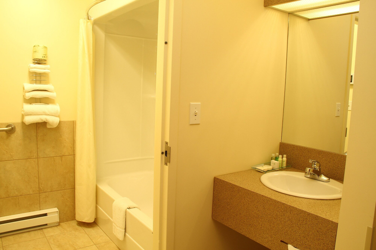 Bathroom 4, Auberge du Draveur, La Vallée-de-la-Gatineau