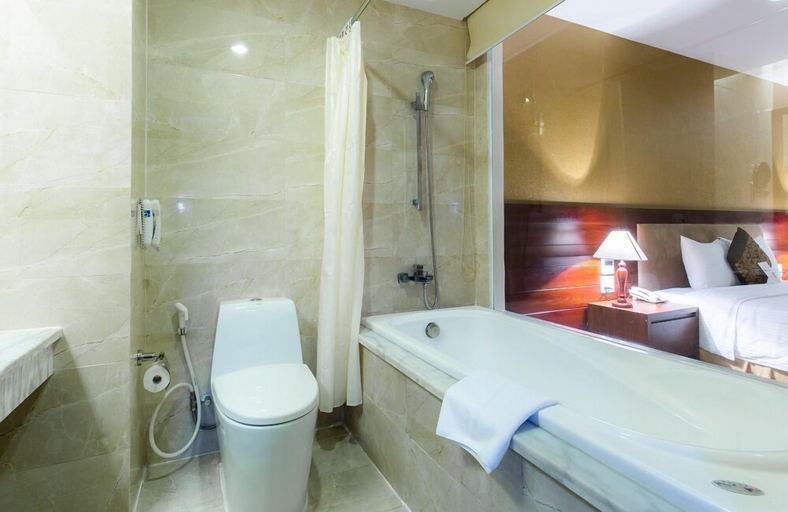 Bathroom 5, Muong Thanh Grand Nha Trang Hotel, Nha Trang