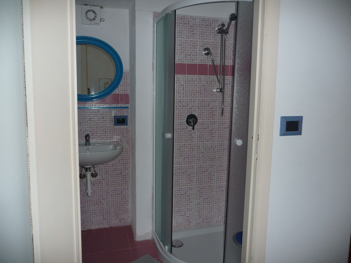 Bathroom 5, B&B Selisa, Cuneo