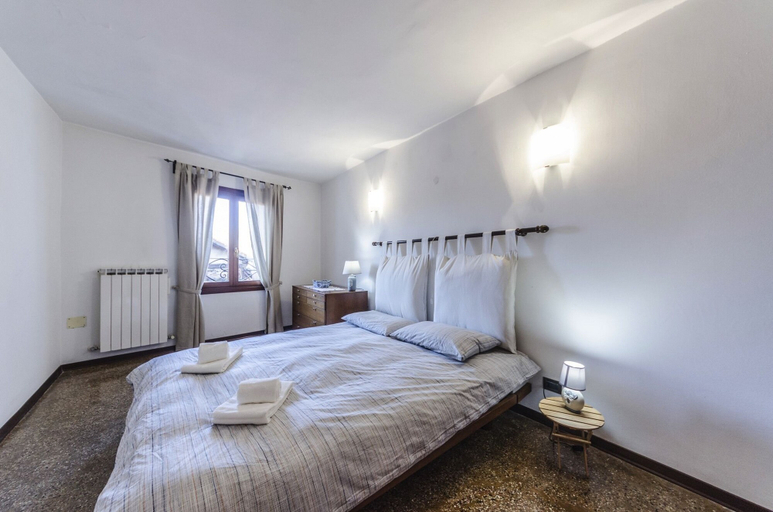 Others 2, Maurizio House, Venezia