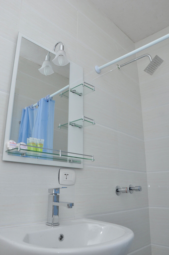 Bathroom 3, Afroaddis Hotel Apartment, Addis Abeba