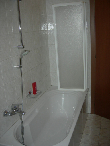 Bathroom 5, Sirena, Lecco