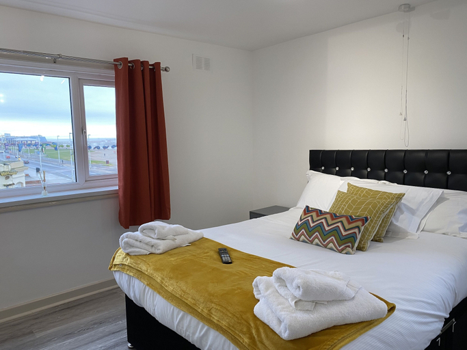 Bedroom 3, Kennedy House - Beachfront, Blackpool