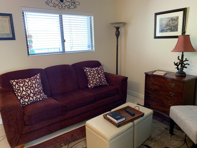 Others 4, Oak Square Rentals, Sevier