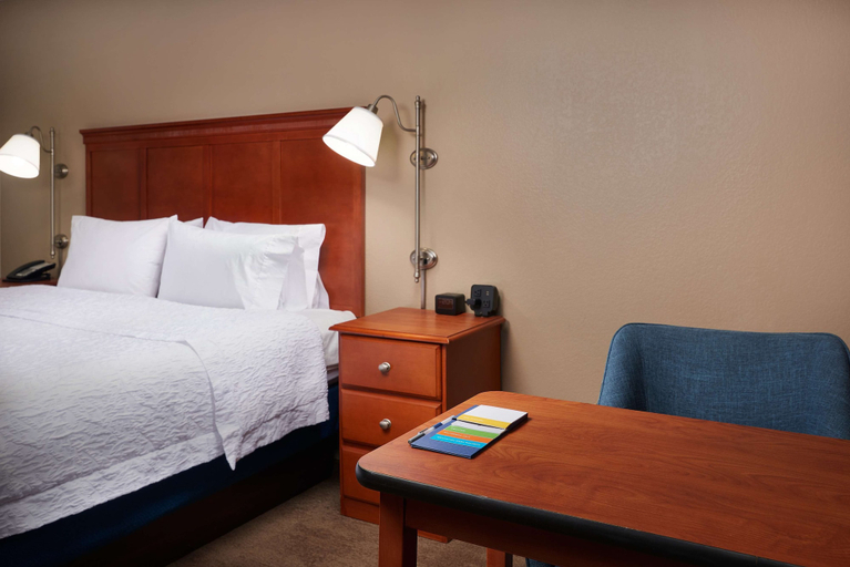 Bedroom 3, Hampton Inn Ann Arbor-South, Washtenaw