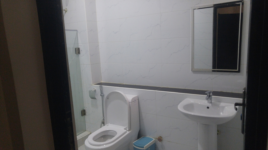 Bathroom 3, Marshall Hotel Apartments, Fagge