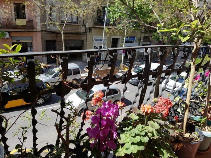 Others 5, Hostal LK, Barcelona