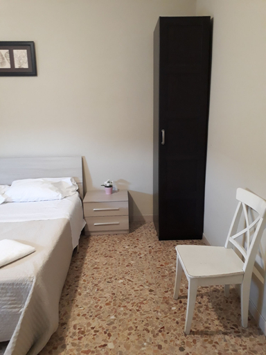 Bedroom 3, 48 airport budget rooms, Pisa
