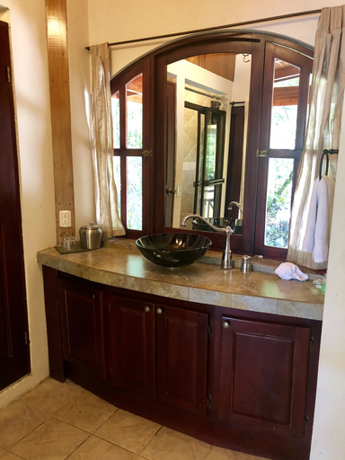 Bathroom 4, Mango Moon Villa, Aguirre