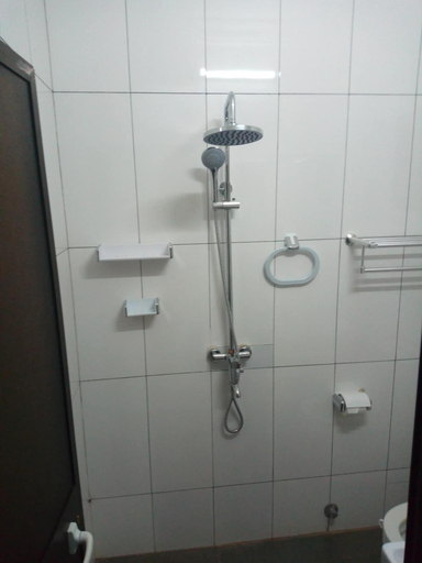 Bathroom 4, Sarada Lodge Hotel, Kadiogo