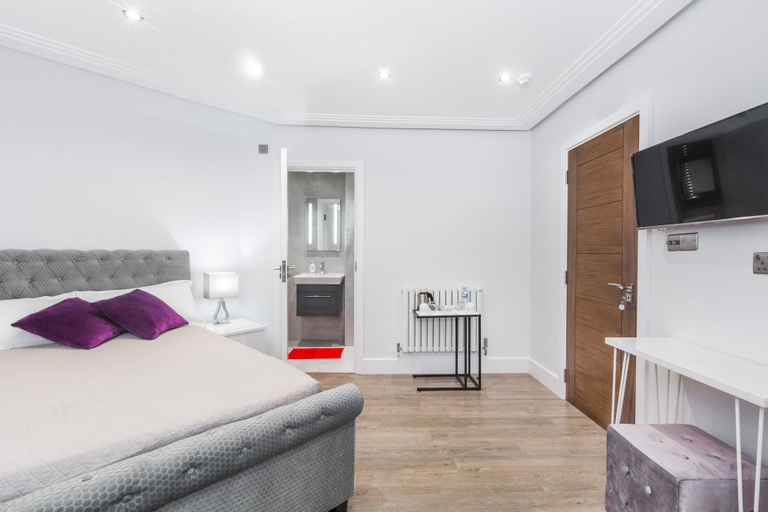 Bedroom 3, Goldbeaters House, London