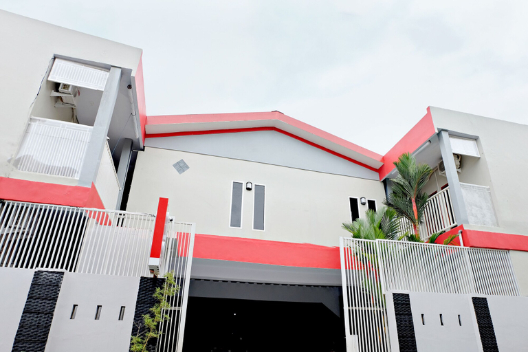 Exterior & Views 2, Hotel O Jinan Makassar, Makassar