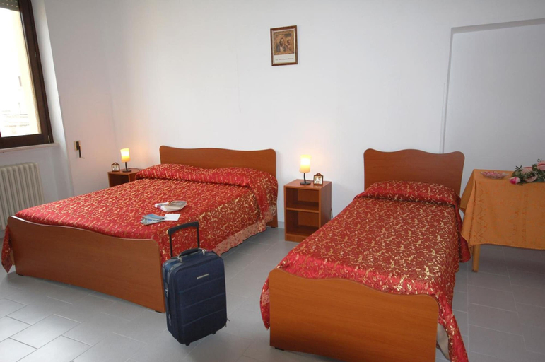 Bedroom 3, Albergo Del Santuario, Lecce