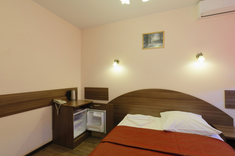 Bedroom 2, Moskabelmet, Central
