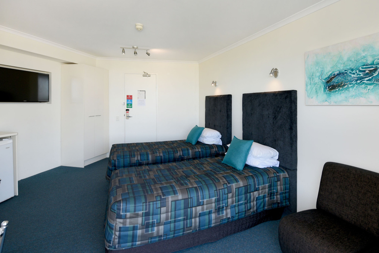 Others 5, Atlantic Tower Motor Inn, Adelaide