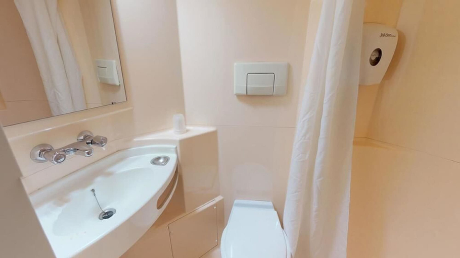 Bathroom 5, FASTHOTEL, Nord