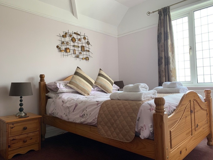 Bedroom 3, Burleigh House, Torbay