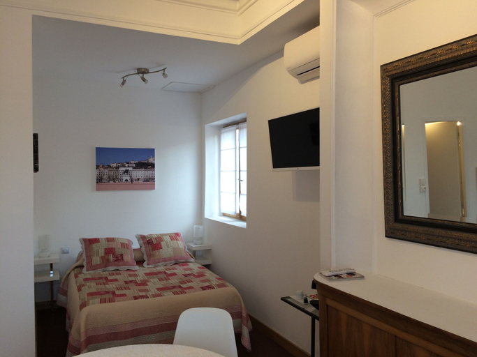 Bedroom 4, Le Clos Feuillat, Rhône
