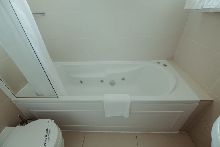 Bathroom 4, Albergaria Senhora do Espinheiro, Seia