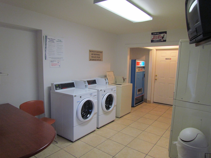Bathroom 5, True North Motel, El Paso