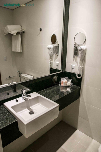 Bathroom 4, AlphaPark Hotel, Goiania