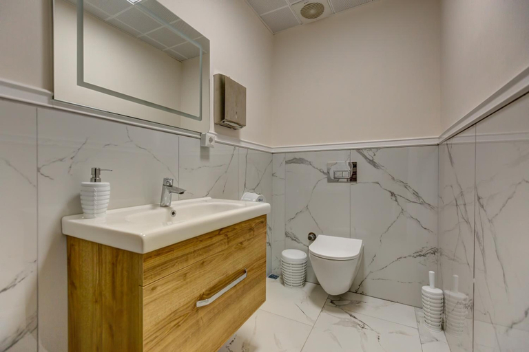 Bathroom 4, Hanedan Otel, Foça