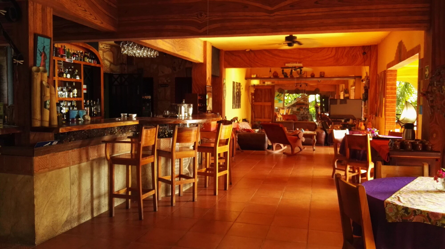 Food & Drinks 5, Mango Moon Villa, Aguirre