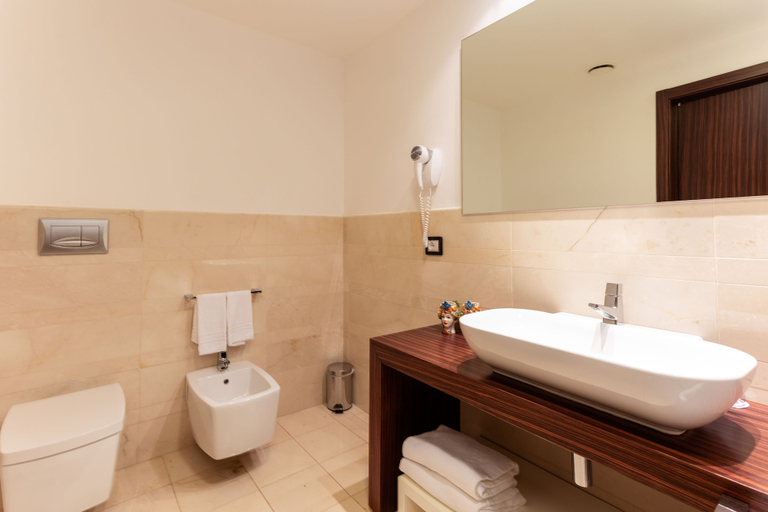 Bathroom 5, Dolce by Wyndham Siracusa I Monasteri Golf & Spa, Syracuse