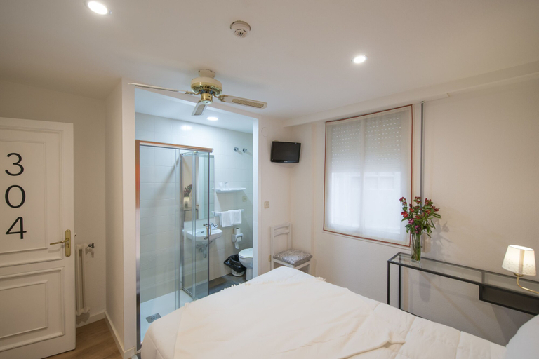 Bedroom 3, Hotel Miño, Ourense