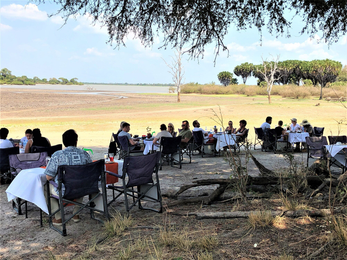 Food & Drinks 5, Africa Safari Selous, Rufiji