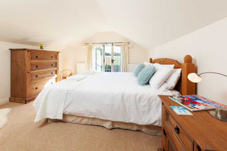 Bedroom 3, Camside, Chipping Campden - Taswell Retreats, Gloucestershire