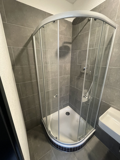 Bathroom 5, Yebs Hotel, Günzburg