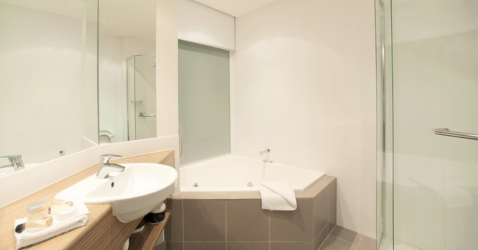 Bathroom 4, The Waves Apartments, Bass Coast - Phillip Is.