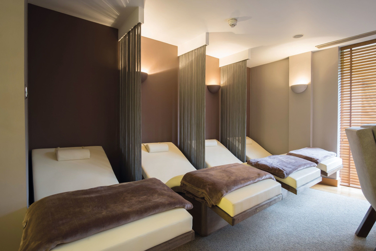 Bedroom 3, Thorpe Park Hotel and Spa, Leeds