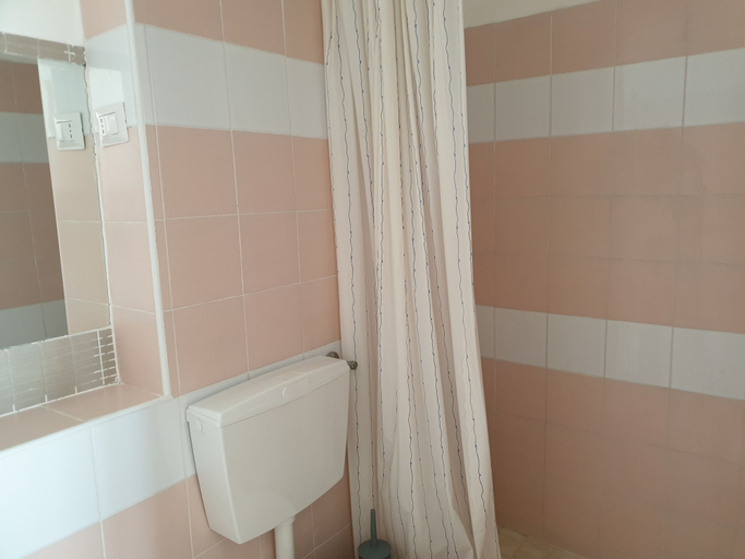 Bathroom 4, Camping Aurelia Club, Roma