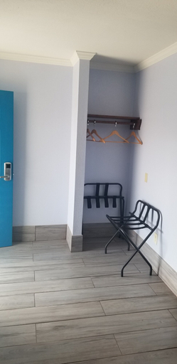 Others 4, Carrizo Executive Inn, Dimmit