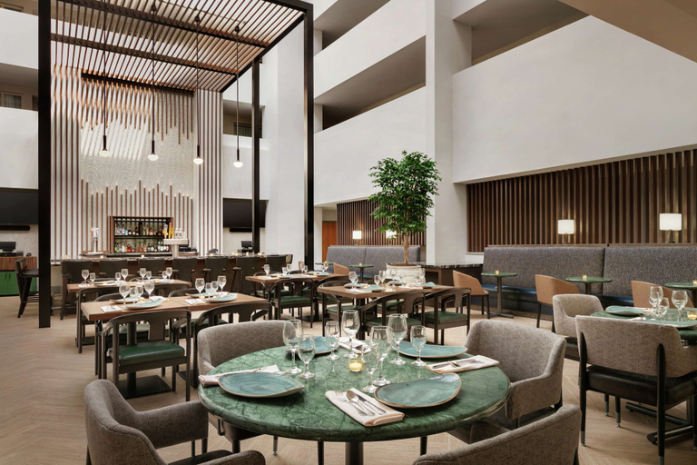 Food & Drinks 5, Embassy Suites by Hilton Philadelphia Valley Forge, Chester
