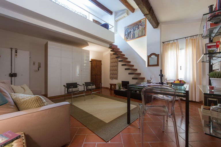 Others 5, Santo Spirito Charme, Florence