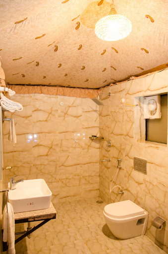 Bathroom 5, The Timber Garden Adventure Club, Jaipur