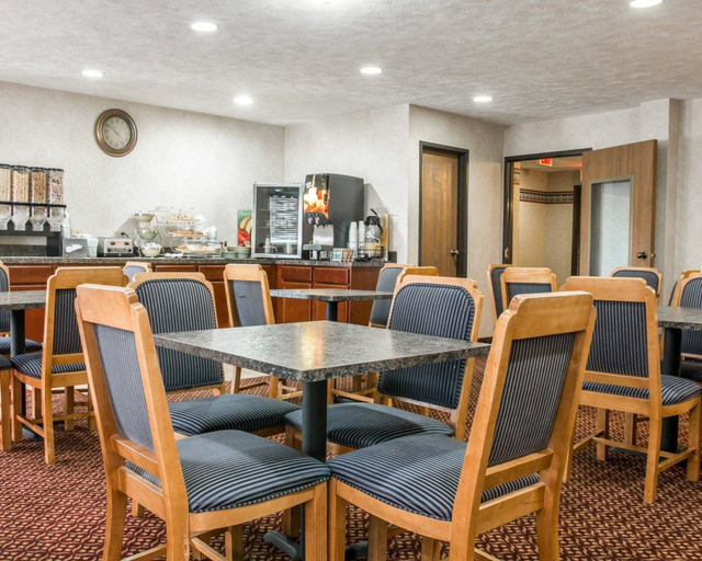 Food & Drinks 5, Quality Inn Hudsonville South, Ottawa