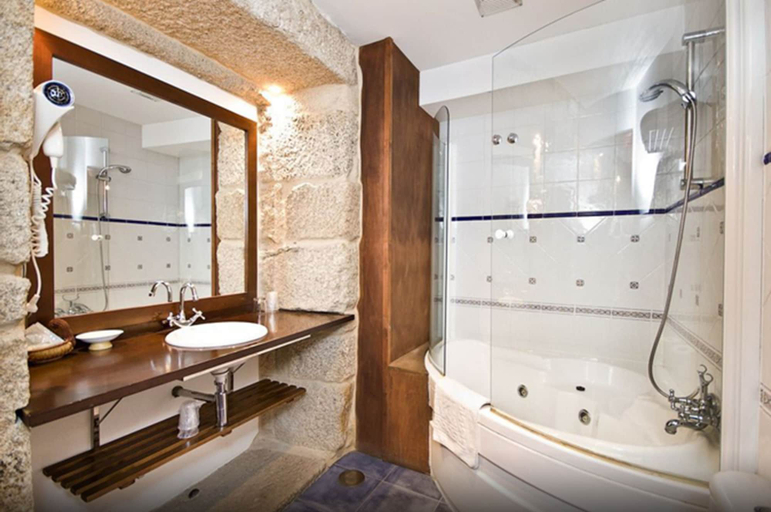 Bathroom 4, Hotel O Portelo Rural, Ourense