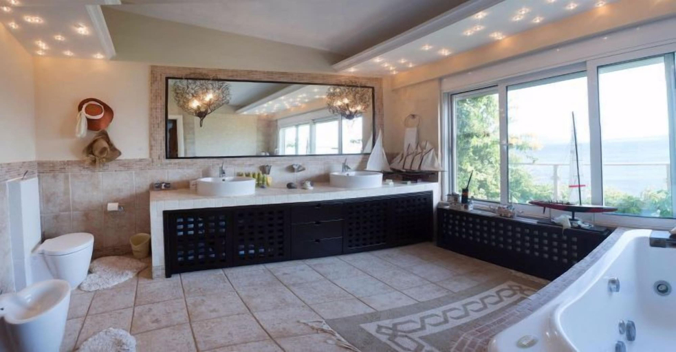 Bathroom 3, Sapphire Mansion, Central Greece