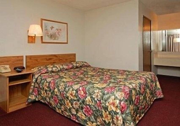 Bedroom 2, Econo Lodge Dumas, Moore