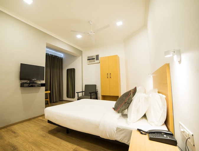Bedroom 3, Hotel Highway Residency, Mumbai Suburban